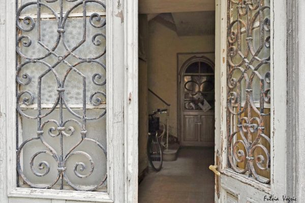 Questa immagine ha l'attributo alt vuoto; il nome del file è Fulvia-Vogric-Porte-3-e1750684784730.jpg