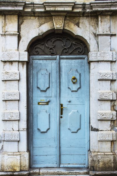 Questa immagine ha l'attributo alt vuoto; il nome del file è laportaccanto6.jpg